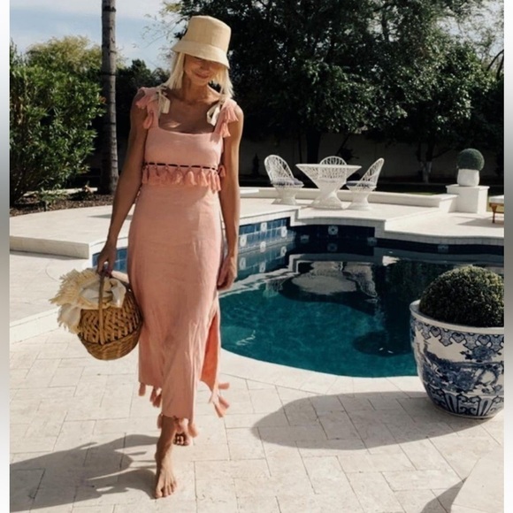 Elegant Pink Sleeveless Dress - Picture 1 of 13